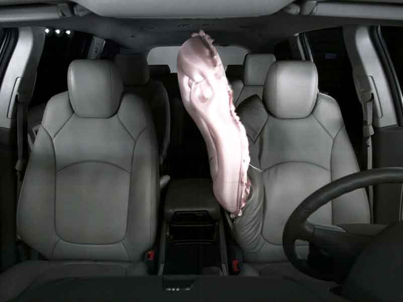 GM front-center airbag