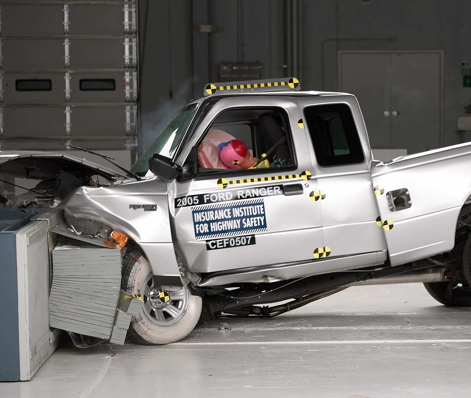 Краш тесты форд. Ford Ranger 1999 crash Test. Форд рейнджер краш тест 2008. Краш тест Форд ф250. Краш ФЭСТ.