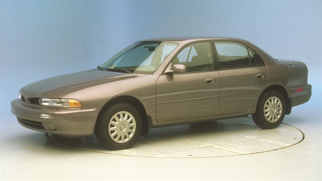 1998 Mitsubishi Galant 4-door sedan