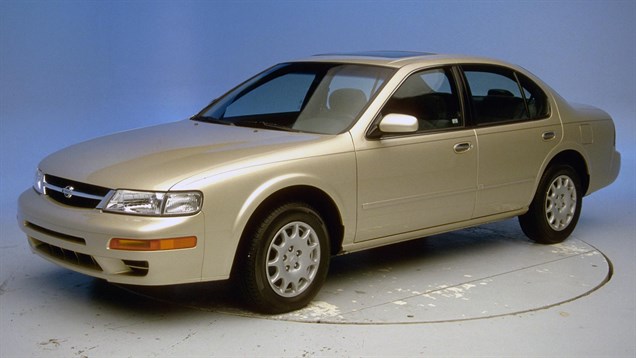 1998 Nissan Maxima 4-door sedan