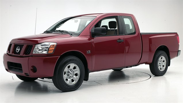 Nissan titan 2004