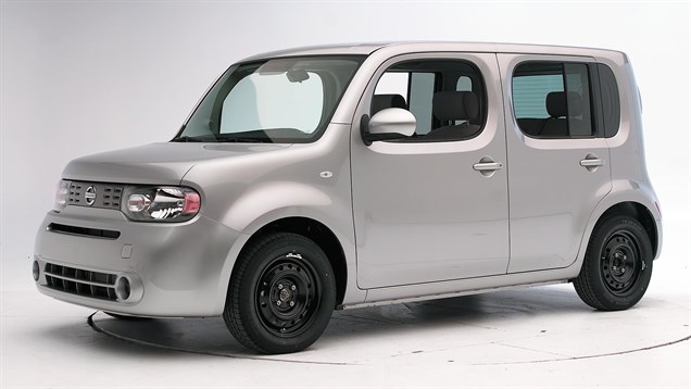 2009 Nissan Cube 4-door wagon