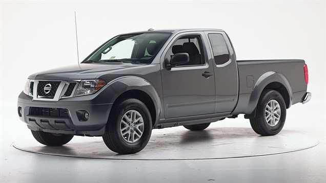 2020 Nissan Frontier Extended cab pickup