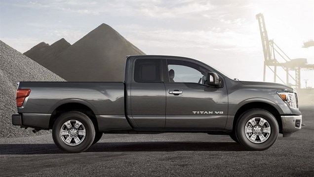 2019 Nissan Titan Extended cab pickup
