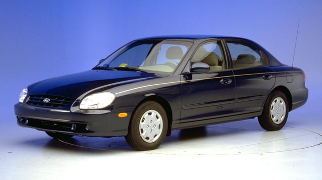 1999 Hyundai Sonata 4-door sedan