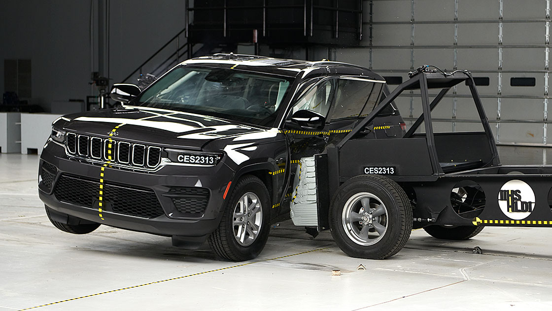 Two Jeep Grand Cherokees notch up awards