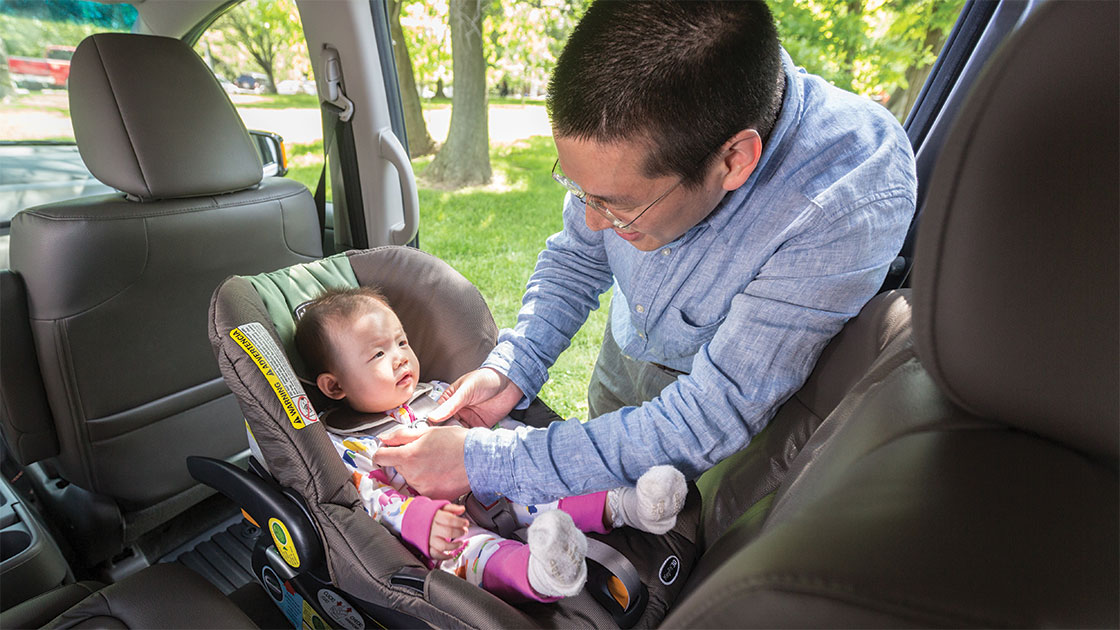 Simplifying Child Safety Iihs Rates, Is It Safe To Put The Car Seat In Middle