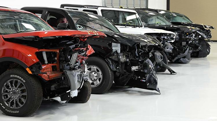 Small pickups struggle in new crash test