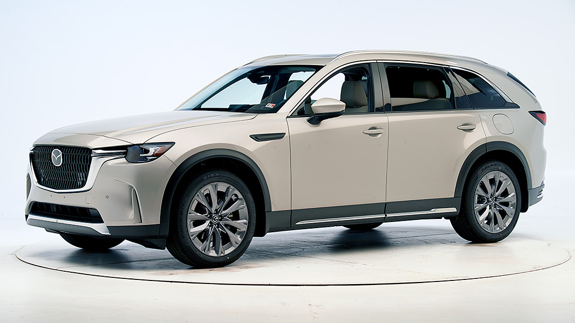 Two new Mazda SUVs earn awards