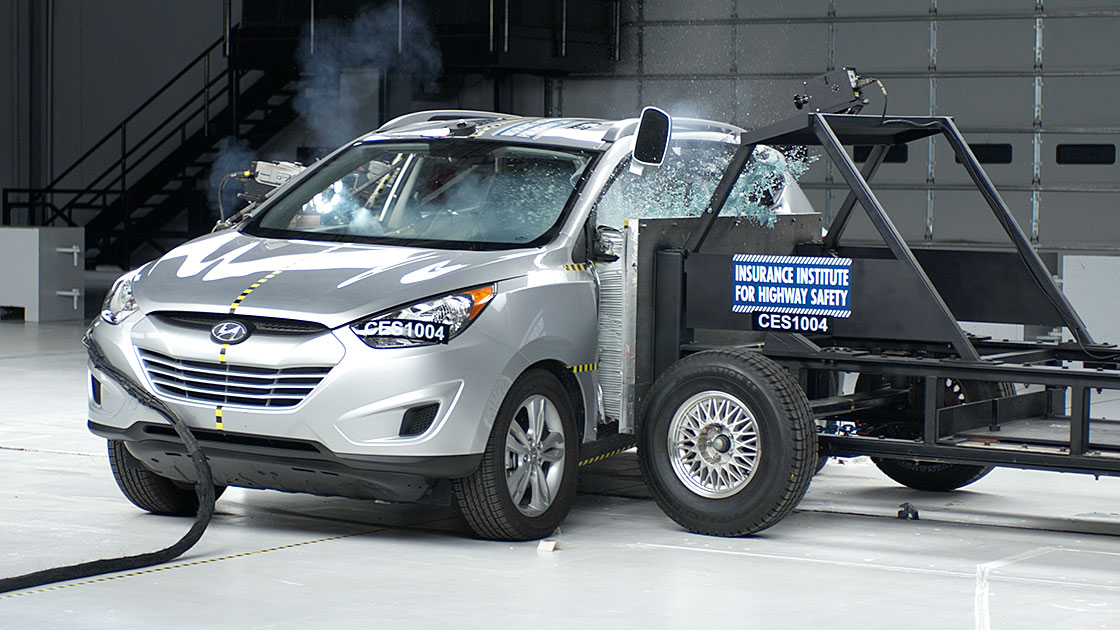 Good IIHS side ratings translate into fewer deaths