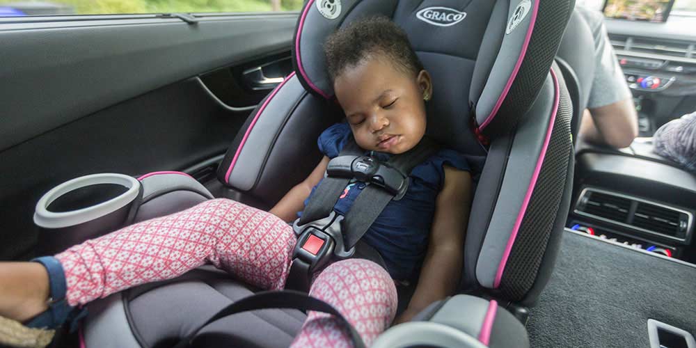 Driving With Kids A Guide For Pas And Caregivers - How To Secure Child In Booster Seat